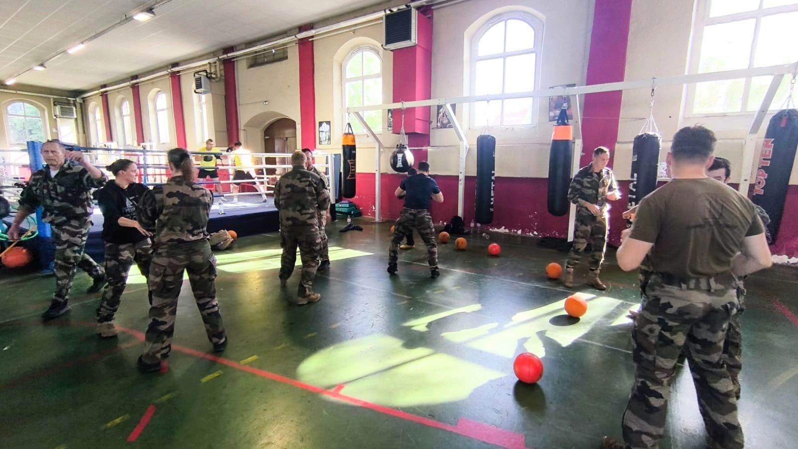 ✴️ 𝗟𝗮 𝘀𝗲𝗺𝗮𝗶𝗻𝗲 𝗱𝗲 𝗿𝗲𝗴𝗿𝗼𝘂𝗽𝗲𝗺𝗲𝗻𝘁 du HOCKEY CLUB DES ARMÉES se poursuit